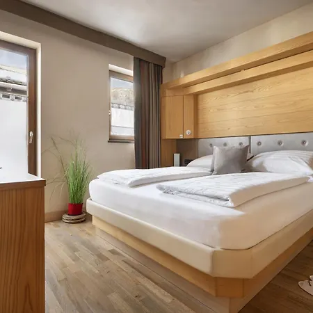 Mota Hotell 4*